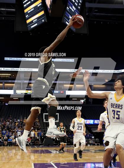 Thumbnail 1 in Mt. Shasta vs Foothill (CIF State D5 Final) photogallery.
