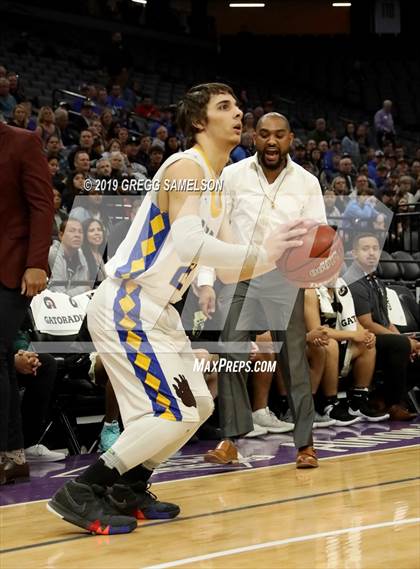 Thumbnail 2 in Mt. Shasta vs Foothill (CIF State D5 Final) photogallery.