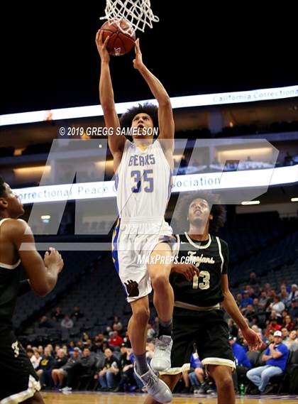 Thumbnail 1 in Mt. Shasta vs Foothill (CIF State D5 Final) photogallery.