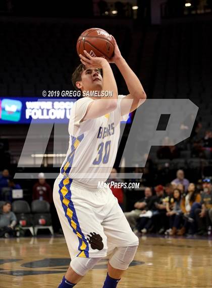 Thumbnail 1 in Mt. Shasta vs Foothill (CIF State D5 Final) photogallery.