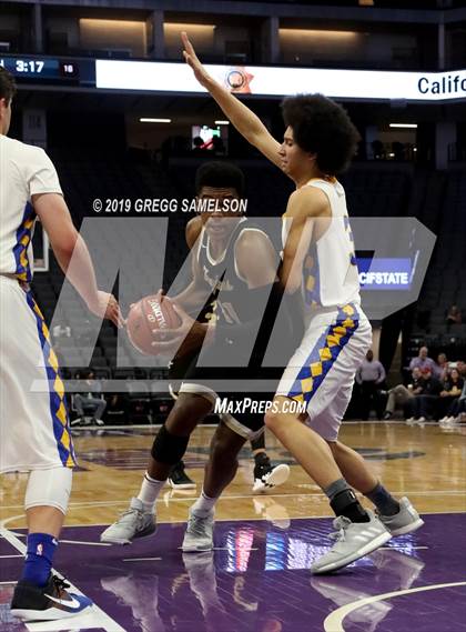 Thumbnail 1 in Mt. Shasta vs Foothill (CIF State D5 Final) photogallery.
