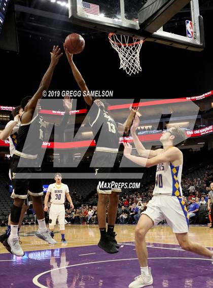 Thumbnail 2 in Mt. Shasta vs Foothill (CIF State D5 Final) photogallery.