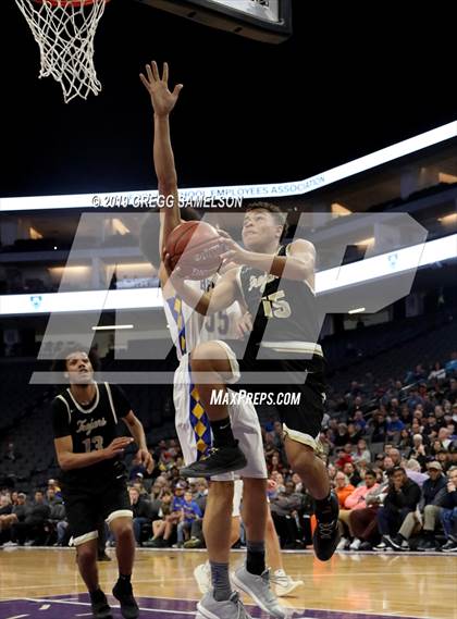 Thumbnail 1 in Mt. Shasta vs Foothill (CIF State D5 Final) photogallery.