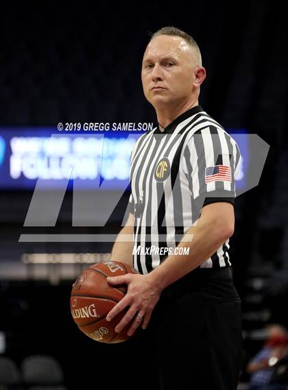 Thumbnail 1 in Mt. Shasta vs Foothill (CIF State D5 Final) photogallery.