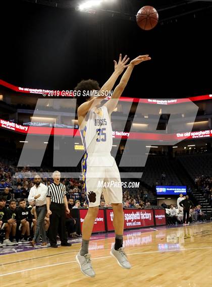 Thumbnail 1 in Mt. Shasta vs Foothill (CIF State D5 Final) photogallery.