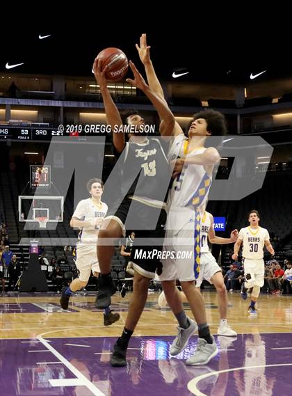 Thumbnail 1 in Mt. Shasta vs Foothill (CIF State D5 Final) photogallery.
