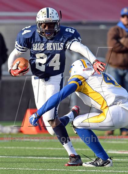 Thumbnail 1 in Lawrence vs. Huntington (Long Island Class III Final) photogallery.