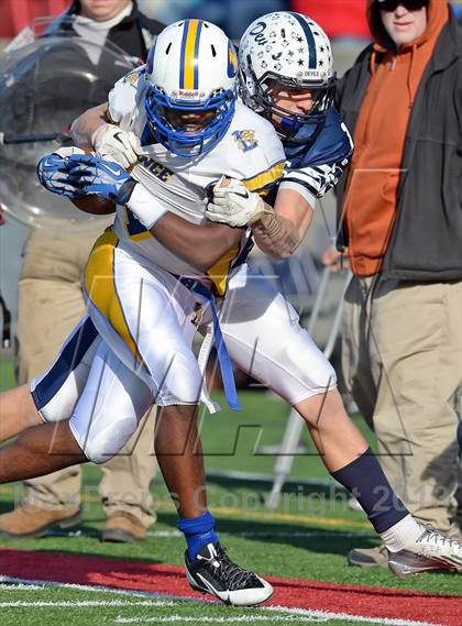 Thumbnail 3 in Lawrence vs. Huntington (Long Island Class III Final) photogallery.