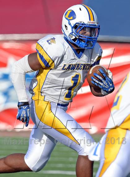 Thumbnail 2 in Lawrence vs. Huntington (Long Island Class III Final) photogallery.