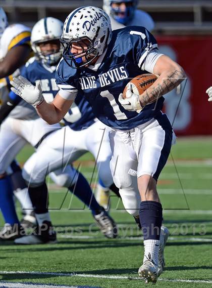 Thumbnail 3 in Lawrence vs. Huntington (Long Island Class III Final) photogallery.