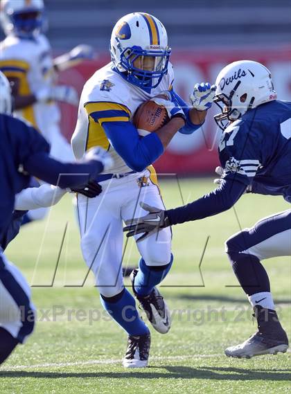 Thumbnail 3 in Lawrence vs. Huntington (Long Island Class III Final) photogallery.