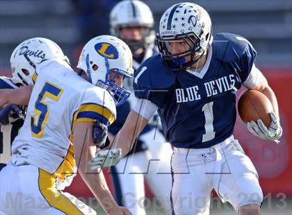 Thumbnail 2 in Lawrence vs. Huntington (Long Island Class III Final) photogallery.