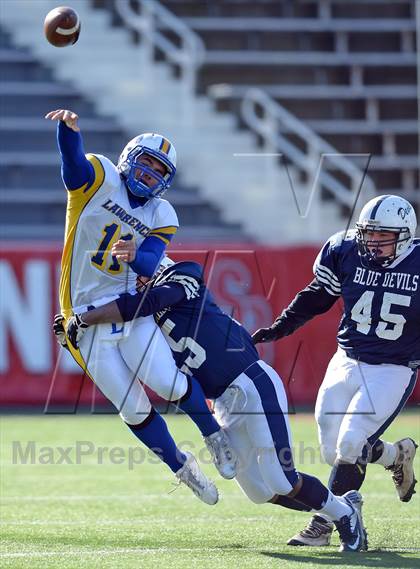 Thumbnail 2 in Lawrence vs. Huntington (Long Island Class III Final) photogallery.
