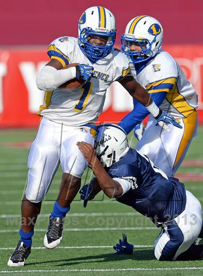 Thumbnail 2 in Lawrence vs. Huntington (Long Island Class III Final) photogallery.