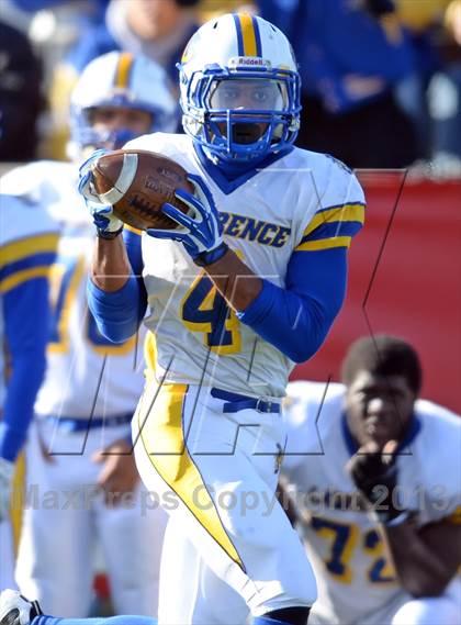 Thumbnail 2 in Lawrence vs. Huntington (Long Island Class III Final) photogallery.