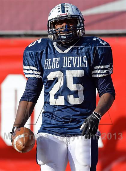 Thumbnail 2 in Lawrence vs. Huntington (Long Island Class III Final) photogallery.