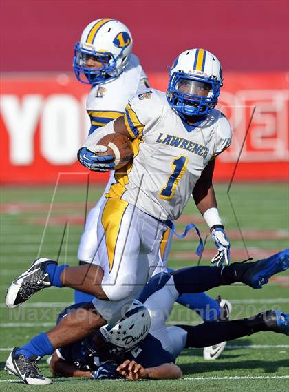 Thumbnail 1 in Lawrence vs. Huntington (Long Island Class III Final) photogallery.