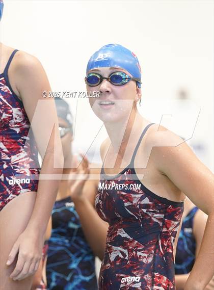 Thumbnail 2 in Chippewa Valley vs. St. Clair (Titan Relays) photogallery.