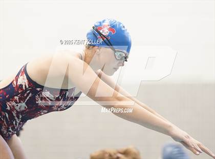 Thumbnail 3 in Chippewa Valley vs. St. Clair (Titan Relays) photogallery.