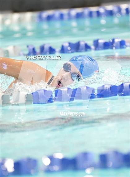 Thumbnail 2 in Chippewa Valley vs. St. Clair (Titan Relays) photogallery.