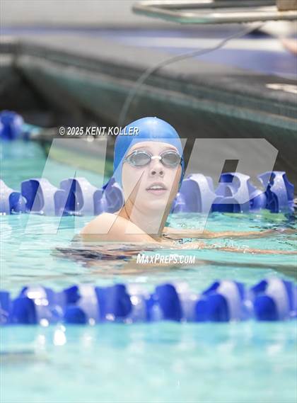Thumbnail 3 in Chippewa Valley vs. St. Clair (Titan Relays) photogallery.