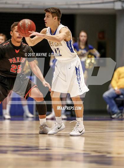 Thumbnail 3 in Newport Central Catholic vs. Paris photogallery.