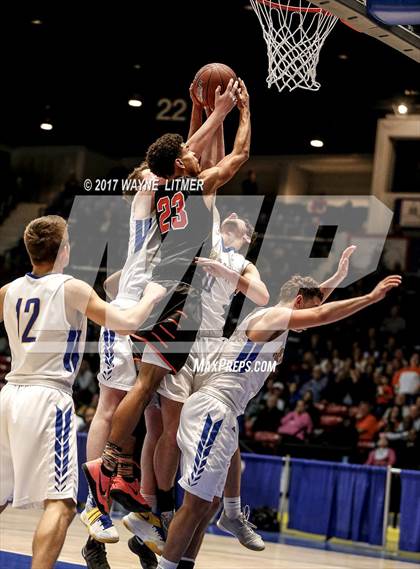 Thumbnail 2 in Newport Central Catholic vs. Paris photogallery.