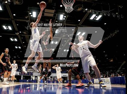 Thumbnail 3 in Newport Central Catholic vs. Paris photogallery.