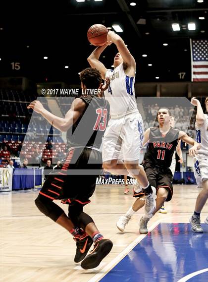 Thumbnail 3 in Newport Central Catholic vs. Paris photogallery.