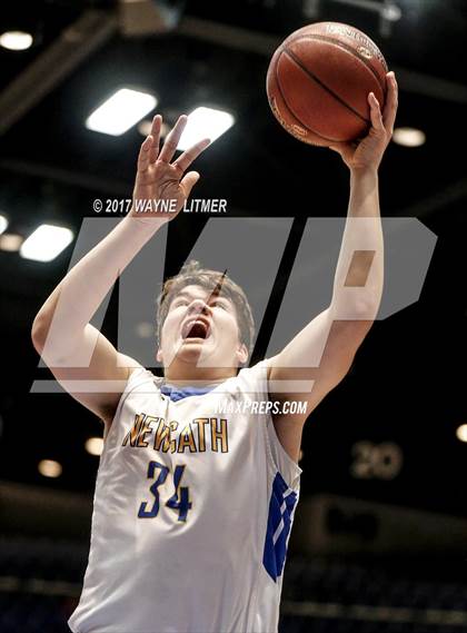 Thumbnail 3 in Newport Central Catholic vs. Paris photogallery.