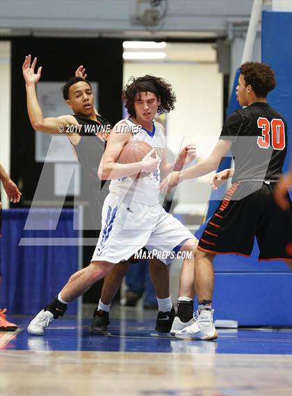 Thumbnail 3 in Newport Central Catholic vs. Paris photogallery.