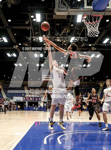 Thumbnail 2 in Newport Central Catholic vs. Paris photogallery.