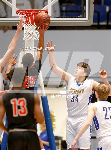 Thumbnail 1 in Newport Central Catholic vs. Paris photogallery.