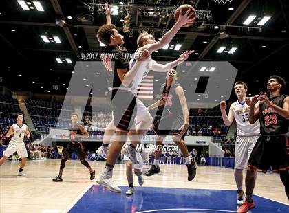 Thumbnail 2 in Newport Central Catholic vs. Paris photogallery.