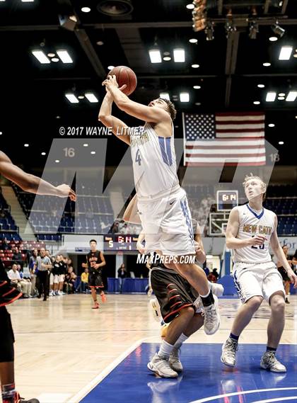 Thumbnail 3 in Newport Central Catholic vs. Paris photogallery.