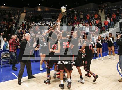 Thumbnail 1 in Newport Central Catholic vs. Paris photogallery.