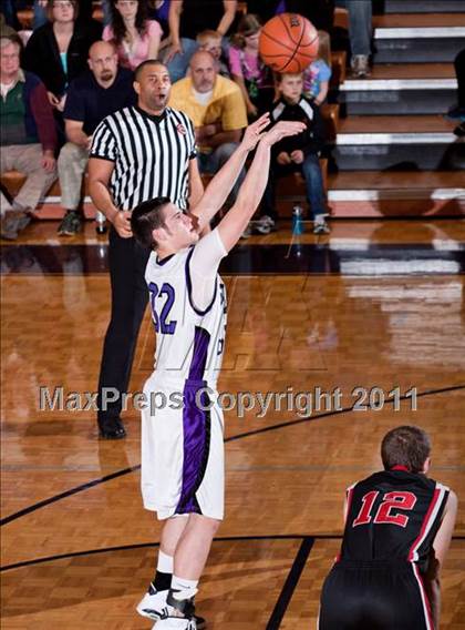 Thumbnail 1 in Sevier County vs Cherokee (D2-AAA playoff) photogallery.