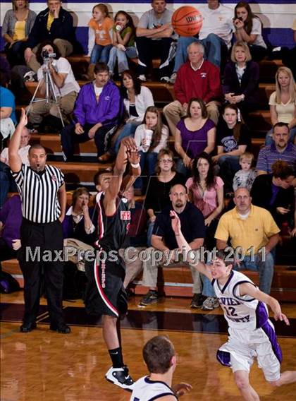 Thumbnail 2 in Sevier County vs Cherokee (D2-AAA playoff) photogallery.