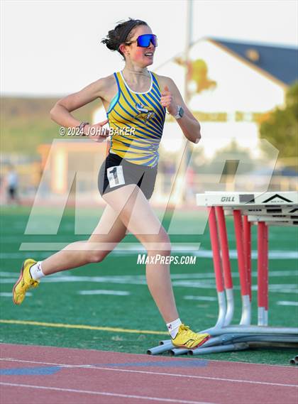Thumbnail 1 in Fernley Invitational (800M) photogallery.