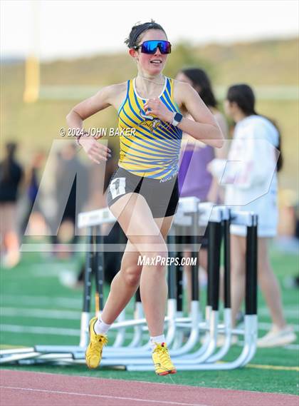 Thumbnail 3 in Fernley Invitational (800M) photogallery.