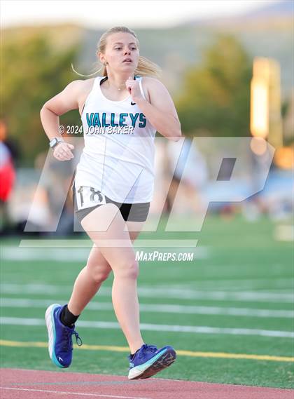 Thumbnail 3 in Fernley Invitational (800M) photogallery.