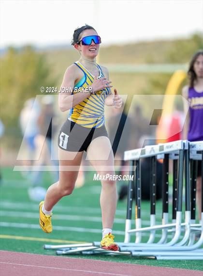 Thumbnail 2 in Fernley Invitational (800M) photogallery.