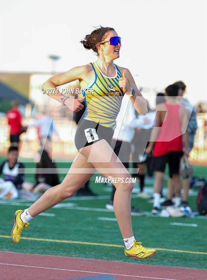 Thumbnail 2 in Fernley Invitational (800M) photogallery.