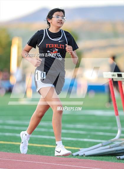 Thumbnail 1 in Fernley Invitational (800M) photogallery.