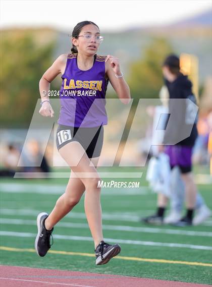 Thumbnail 3 in Fernley Invitational (800M) photogallery.