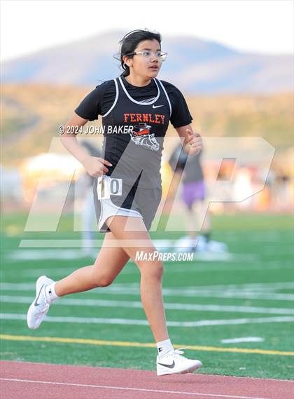 Thumbnail 1 in Fernley Invitational (800M) photogallery.