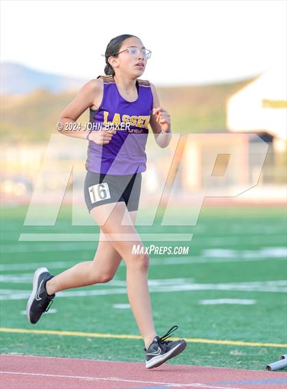 Thumbnail 1 in Fernley Invitational (800M) photogallery.