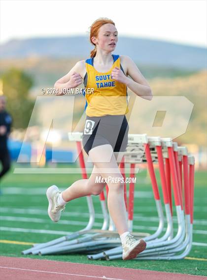 Thumbnail 1 in Fernley Invitational (800M) photogallery.