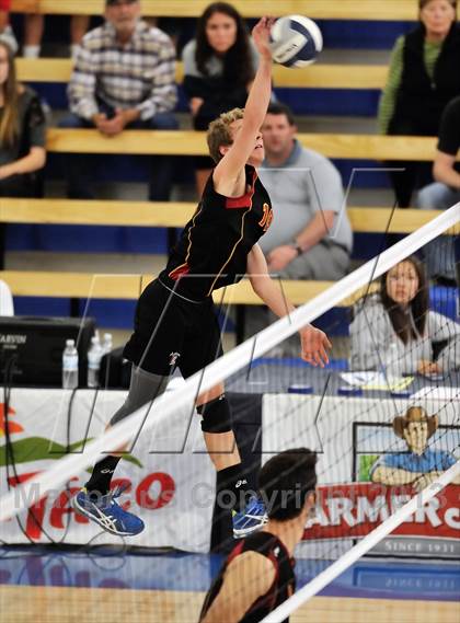 Thumbnail 2 in Esperanza vs Santa Barbara (CIF SS D2 Final) photogallery.
