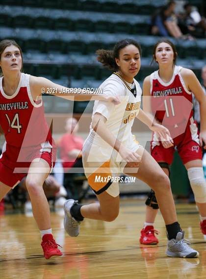 Thumbnail 3 in Deweyville vs Liberty photogallery.